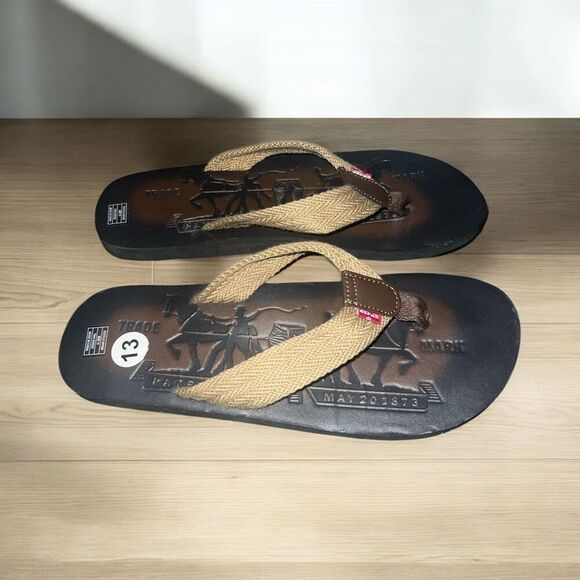 ✨Levis Mens Two Horse Casual Sz 13 Flip Flops✨ main image 5